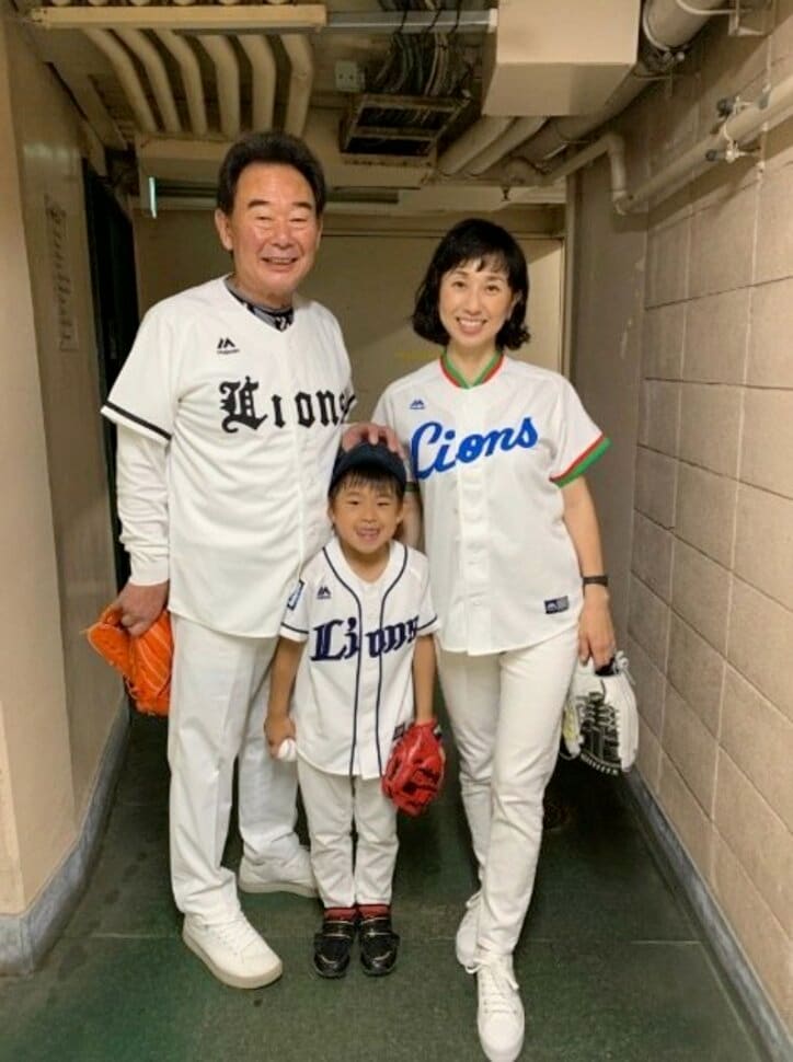 東尾理子、“3世代始球式”で6歳息子がノーバウンド「凄い」「感動」の声