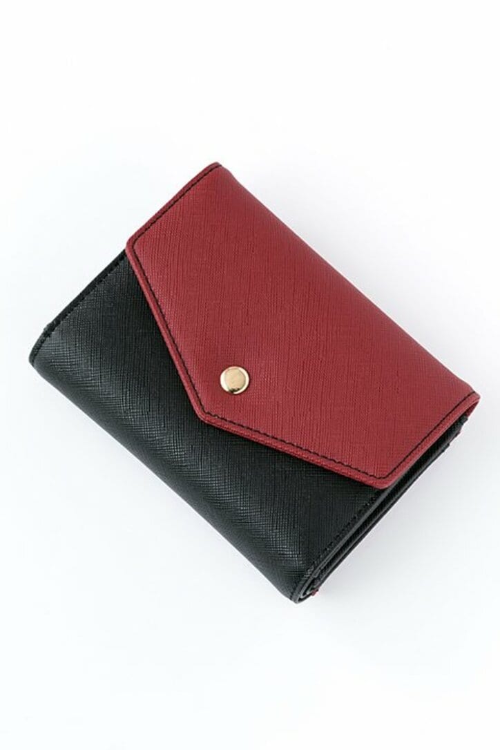 アニメ『K RETURN OF KINGS』伏見猿比古と八田美咲イメージのコラボアイテムが登場！　冬パンプスが普段使いにぴったり