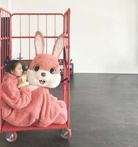 「可愛すぎ天使ですか」「無理かわいい…」着ぐるみ姿の大友花恋にファン絶賛