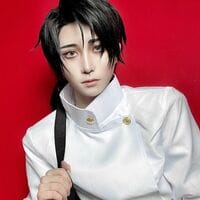 人気コスプレイヤー・まるん、「呪術廻戦」乙骨憂太に扮した男装ショットに「本物すぎる」と反響