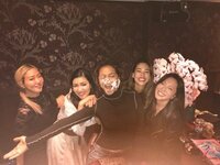 アンミカ、生クリームまみれになったクリスタル・ケイと集合写真「こんなことに！」