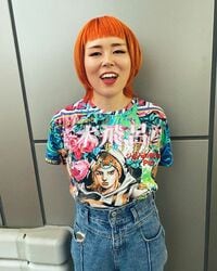 「超超超かわいい」「センス最高」藤原史織、鮮やかなオレンジ髪と“ジョジョT”姿に反響