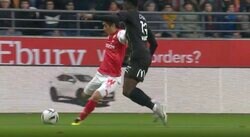 「速すぎて見えねえ…」「エグすぎる」伊東純也が爆速ドリブル→美しい“超高速グラウンダークロス”を炸裂した瞬間　ゴール前まで一瞬で切り裂いたスーパーアシスト