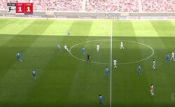 なんだ、その動き…！？ 鈴木唯人、反時計回り“神ターン”炸裂「これは上手い」「キレキレやん」一瞬でプレス回避→約10mドリブル突破