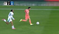 「もはや暴力」「速すぎるだろ」浅野拓磨が爆速スピードで全力ラン→相手DFを絶望させるドリブル突破の瞬間　チームトップの走行距離12.4キロを走った圧倒的な脚力