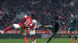 漫画かよ！南野拓実“かっこよ過ぎ”なダイレクトボレーシュートが話題「ハットトリックしてそう」