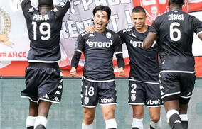 「やっと…」ついに初ゴールを決めた南野拓実が勝利とゴールを喜ぶ「さらに良い状態になることを願っています」