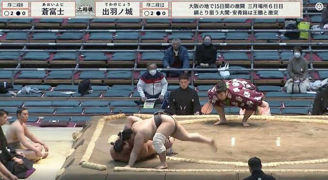 「冗談みたいな体格差」252kg巨漢力士と“142.1キロ差”対決で劇的結末 「足が先だな」「軍配どおりだわ」際どすぎる熱戦にファン一喜一憂 4枚目