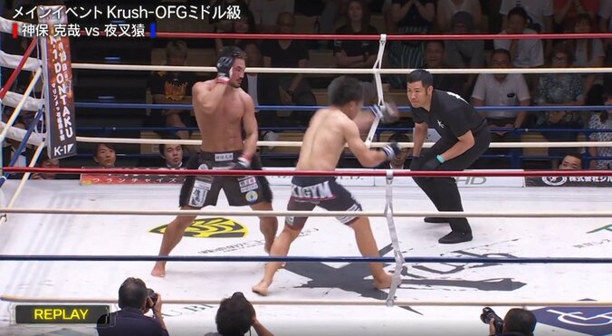 左フックで衝撃KO