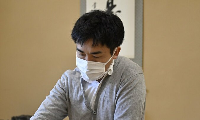 藤井聡太王将への挑戦者は菅井竜也八段に決定 今春の叡王戦五番勝負から“再戦”へ／将棋・王将戦挑決リーグ最終一斉対局 1枚目