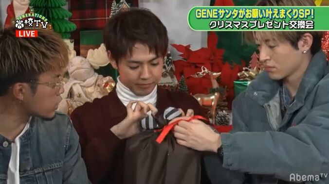 片寄涼太、数原龍友からの“放送禁止”なプレゼントに「コレ初めて見た…」と苦笑 6枚目