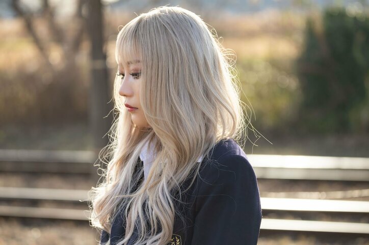 【写真・画像】号泣する金髪ギャルに自然と手繋ぎ 元メン地下アイドルの慰め方が優しすぎて沼　3枚目