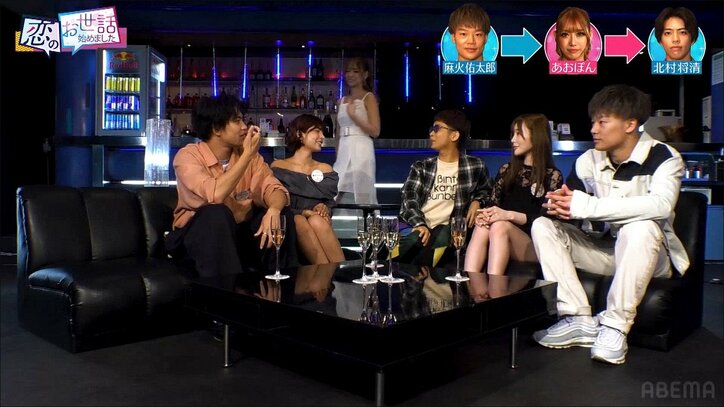 24歳人気ギャルモデル、大胆スリット入りワンピから美脚チラリ！ 北村一輝のイケメン息子に猛アピール