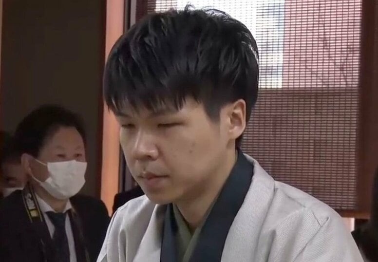 おやつに「クリームソーダ」、昼食は旗付きウインナー！？増田康宏八段の“わんぱく”すぎる「大人様ランチ」にファン歓喜「こりゃあいいや」