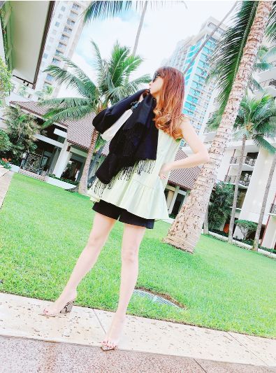 渡辺美奈代 ショートパンツ姿を公開 スタイル抜群 お美しい と絶賛の声 話題 Abema Times