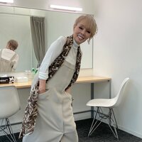 研ナオコ『新しいヘアでお仕事』