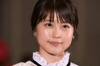 有村架純、上目遣いで“じーっと”チラ見「そんなに見つめられたらやばい」と反響