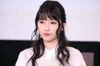 川栄李奈＆吉田朱里、レアな2ショットに反響「神と神」「超絶可愛いし綺麗だし美人」の声