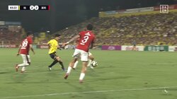 「これはきつい」浦和GK西川、日本代表FWの“緩めシュート”を痛恨のトンネル「文句は言えん」「そもそも打たせない守りを」ファンの意見さまざま