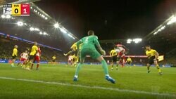 わずか4分で瞬殺！どこから来たんだ… 忍者レベルの早すぎる動き→至近距離“豪快ヘディング弾”の衝撃シーン 王者・バイエルンの完璧すぎるゴールにスタジアム震撼