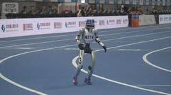 世界人型ロボット運動会　日本から唯一参戦「ひとみん」400mと1500mを完走　北京