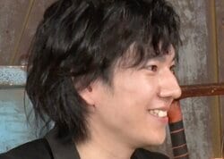 山田裕貴に激似の28歳男性、声をかけられたとき用の自作のサインを公開