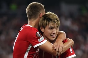 ELで決勝弾の堂安律、フライブルク指揮官が“強み”を称賛「大きなチャンスの後…」