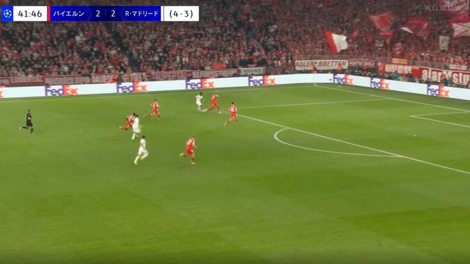 ウソでしょ…！？ レアル・マドリード、目を疑う“衝撃の9秒間”「これはヤバい」「めっちゃ速い」ヴィニシウス→エンバペ、超爆速カウンター 2枚目