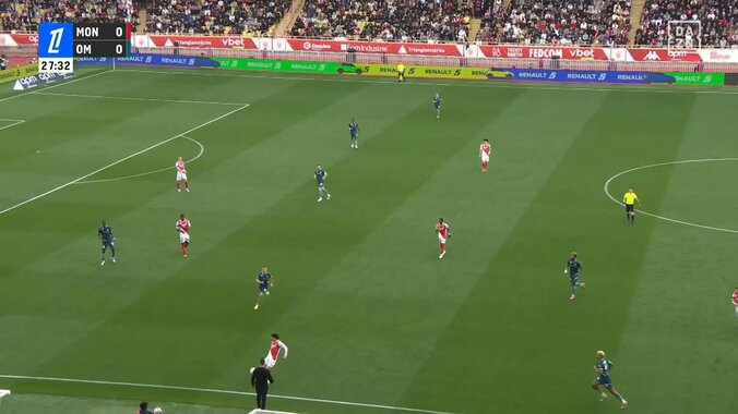 魔法かよ！南野拓実、背後からのボールを圧巻“ビタ止め”！「後ろからのトラップうまかったな」「やばすぎる」タッチライン際で浮き球をパーフェクトコントロールした瞬間 5枚目