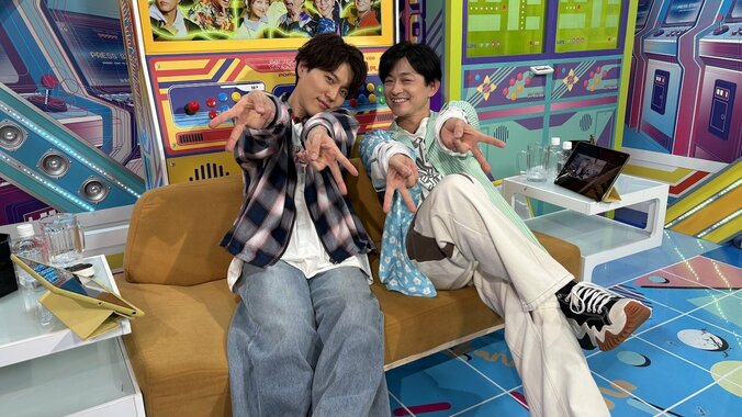 【写真・画像】入野自由、脳トレクイズのひっかけに痛烈ツッコミ! 『声優と夜あそび』下野紘との“魔王”コントも 1枚目