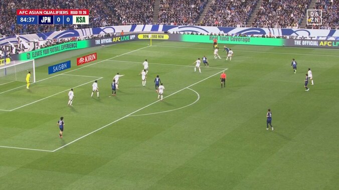 【映像】伊東＆堂安、右サイドを引き裂く“超高速ワンツー”