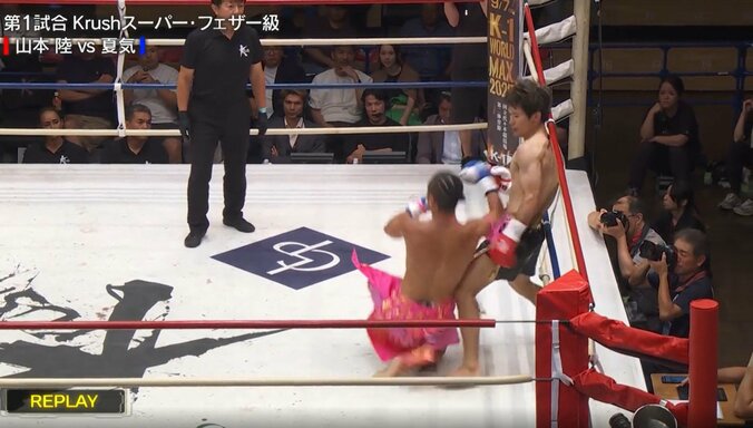 芸術的なカウンター失神KO