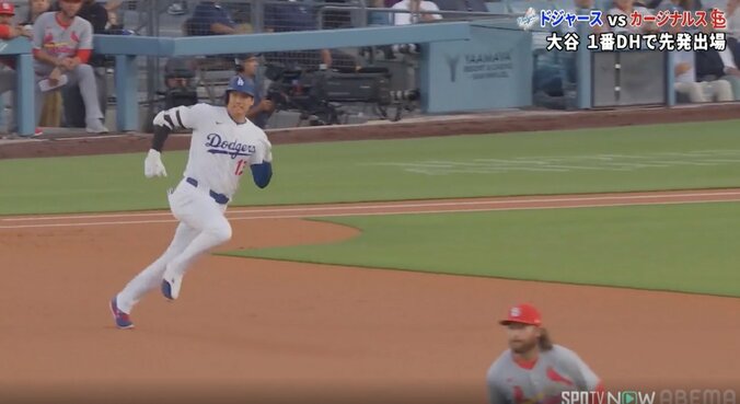 【写真・画像】球場騒然！大谷翔平、爆速打球で“想定外のハプニング”「速すぎる」相手外野手の体勢がおかしくなる「ギリギリ止めた」　1枚目
