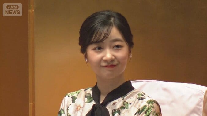 【写真まとめ】佳子さま「火が収まることを願って」　山火事案じる　ポスター入賞者と歓談も【みどりの感謝祭】 1枚目