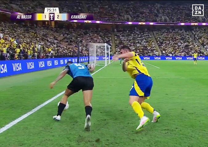 【写真・画像】衝撃ゴラッソ！ 川崎MFの“超絶ボレー弾”が話題騒然「ロナウドよりロナウドやん」「ワールドクラス」「めちゃくちゃ難しい」伊藤達哉が敵地沈黙の決定的一撃【ACLE準決勝】　1枚目