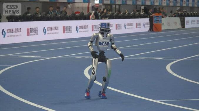 世界人型ロボット運動会　日本から唯一参戦「ひとみん」400mと1500mを完走　北京 1枚目