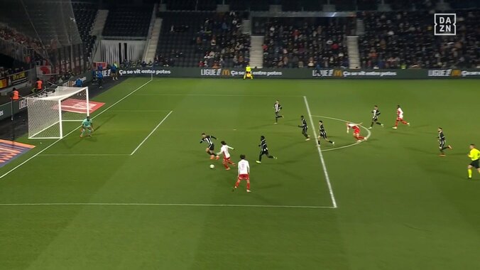 【映像】南野拓実、華麗なタッチで切り込み左足一閃