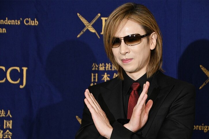 「アーティストが引退するのは死ぬ時だ。僕は前進し、戦い続ける」YOSHIKI、音楽の道を志す若者たちにメッセージも