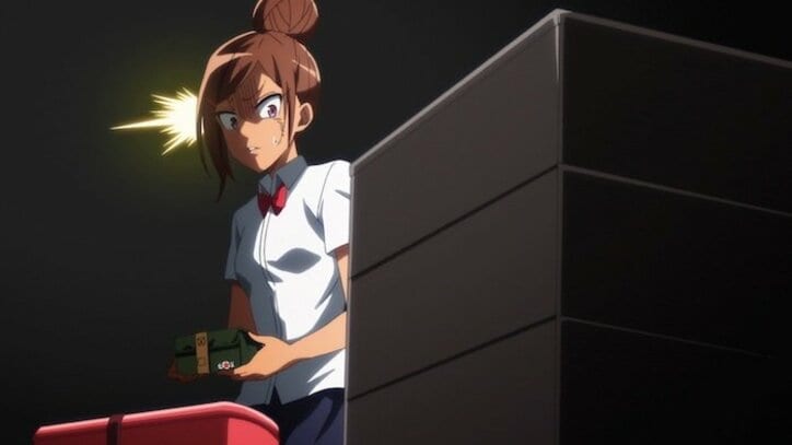 夏アニメ『ダンベル何キロ持てる?』JK肉体コメディー第3話、先行カット公開 先生が抱える秘密とは?