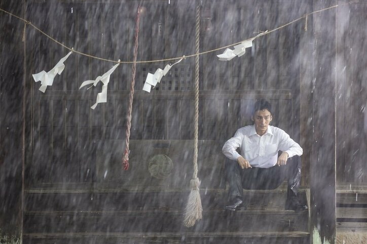 草なぎ剛＆MEGUMI＆中村倫也がきょうだいに　映画『台風家族』より場面写真到着