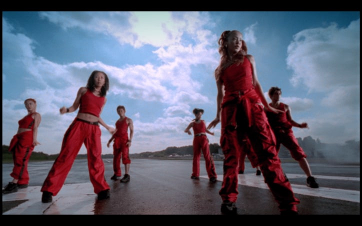 安室奈美恵ファッション総選挙ランキング発表、キャリア25年で最も愛された作品1位は？