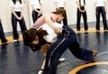 吉田沙保里が勧誘「レスリングやる？」ME:I・TSUZUMIの“完璧タックル”に大喝采