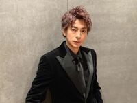 三浦翔平、黒スーツで“ビシッと”決める凛々しい姿を披露「なんでそんなにカッコいいんでしょう」「髪型も最高」とファン大絶賛！