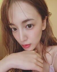 「え！！！可愛すぎる」「めっちゃ綺麗」藤井夏恋、艶感溢れるナチュラルメイクショットにファン歓喜