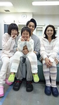 堤真一、ぱるる、キョンキョンのパジャマ姿に反響　「本当に家族みたい」