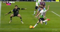 「神様」「これは上手すぎる！」 リバプール遠藤航の鬼プレスが起点のスーパーゴール　右足シュートと思わせて縦に侵入→左足でGKの股下を打ち抜くワールドクラスの一撃