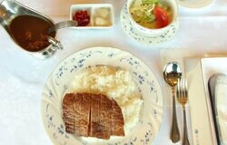 注目の“勝負メシ”！藤井聡太王将は与一和牛カレー、菅井竜也八段は鰻重 ボリューム満点の大田原メニューに「まあすてーき」「うまそすぎる」の声