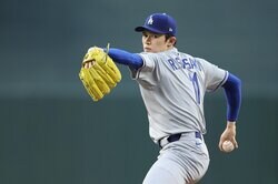 キリリ眉は似てる…？復帰待たれる佐々木朗希のボブルヘッド登場にファンザワザワ 先輩・山本由伸人形も「似てる・似てない」賛否