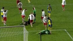 一体何が起きた？日本代表GK2人が空中戦で激突…「小久保大暴れすぎ」