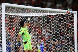 【W杯】モロッコの守護神が「すげー止め方」 PK戦で衝撃の“仁王立ち”神セーブ…強豪オランダ撃破で驚きと称賛